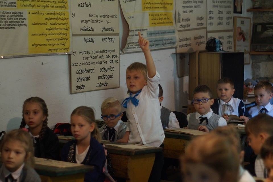 Wkrótce oficjalne otwarcie nowej szkoły podstawowej w Ożarowie | Echo