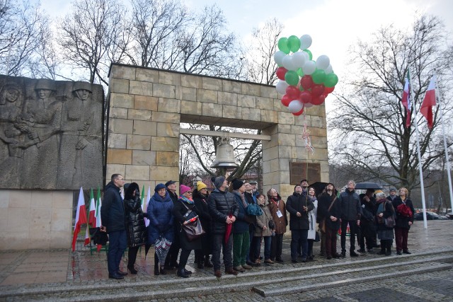 Dzień Pamięci i Pojednania obchodzony jest w Gorzowie od 1995 roku. 30 stycznia 2023 jednym z jego elementów było wspólne uderzenie w Dzwon Pokoju, który stoi na placu Grunwaldzkim.