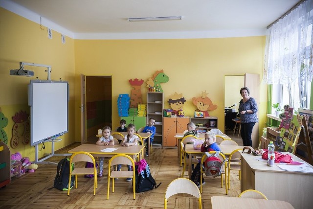 Remont oddziału przedszkolnego w szkole w Stępocicach wiązał się również z odnową łazienki oraz zaplecza dydaktycznego.