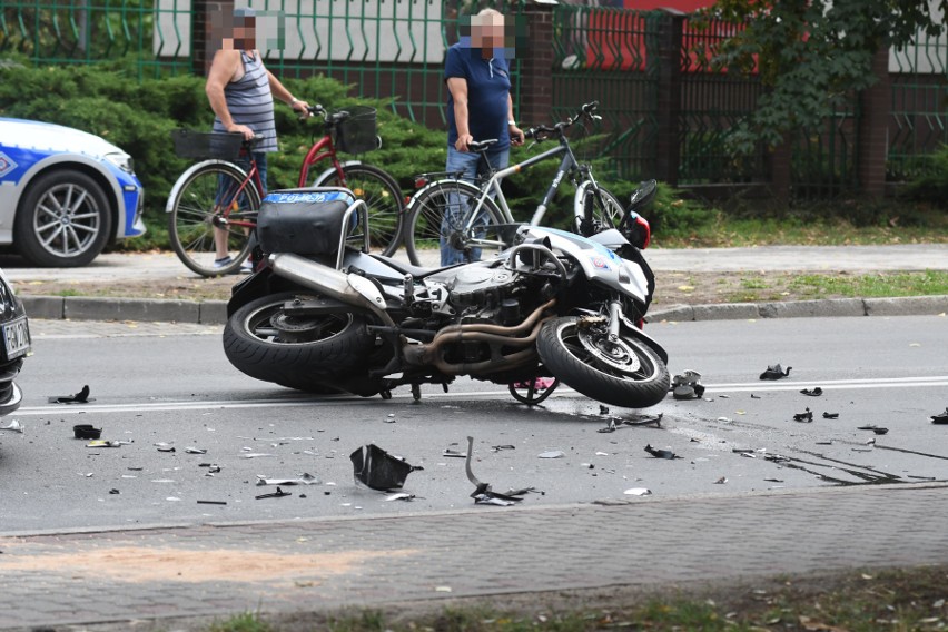 Do wypadku doszło na ul. Sikorskiego. Policjant na motocyklu...