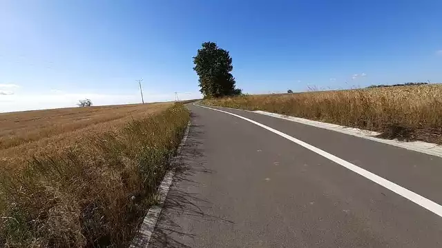 Ścieżka pieszo-rowerowa między Kołbaskowem a Kamieńcem