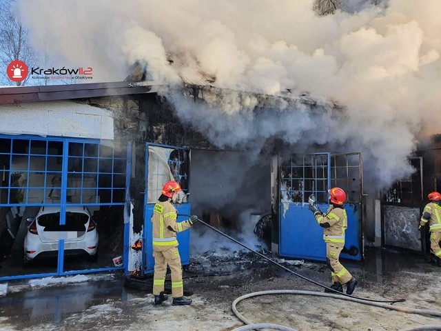 Do groźnego pożaru doszło w warsztacie samochodowym przy skrzyżowaniu ul. Dauna i Malborskiej