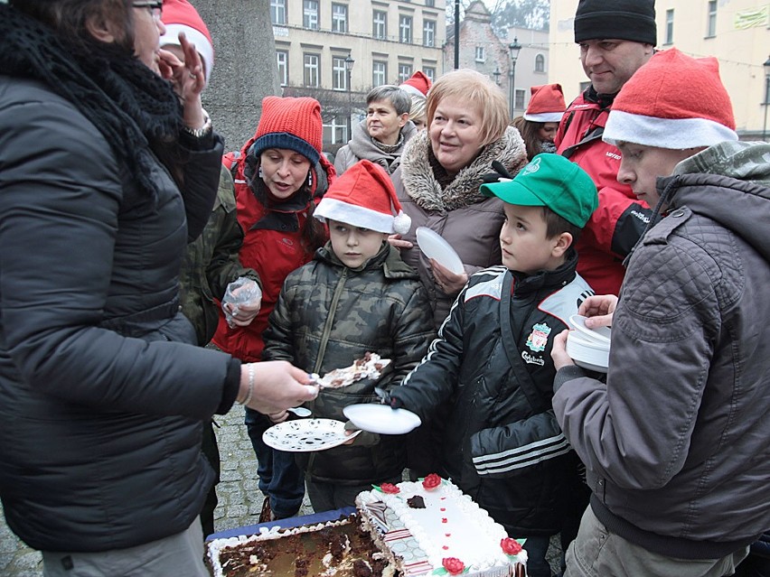 Edyta Ogonowska dzieliła tort, że palce lizać
