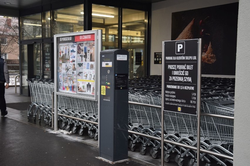 Parkujesz przed Lidlem? Możesz zapłacić 100 złotych