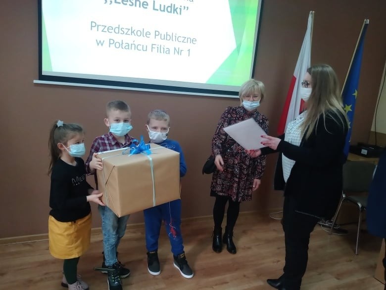 Przedszkolaki z Połańca na podium - uroczyste wręczenie nagród w ramach konkursu ekologicznego „Eko – Skecz”. Zobacz zdjęcia