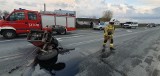 Wypadek w Gniazdowie na skrzyżowaniu. Zderzył się samochód osobowy i ciągnik rolniczy. 25.03.2023