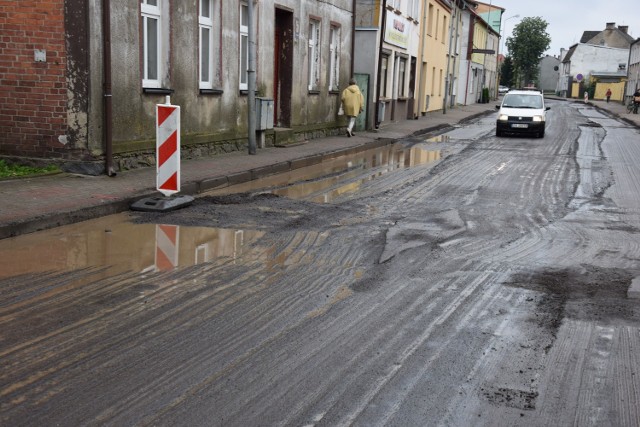 Zdjęty asfalt z ulicy Chrobrego w Barwicach