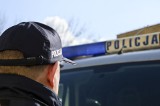 Rozbój i napaść na policjanta na Pomorzu! Zatrzymany 25-latek z Kwidzyna trafił do aresztu