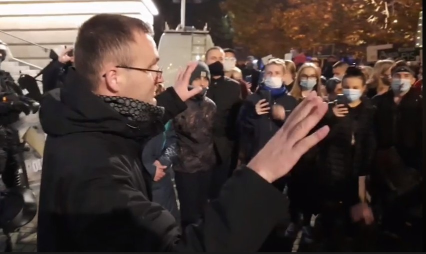 Protest kobiet w Katowicach. We wtorek tłumy znów wyszły na...
