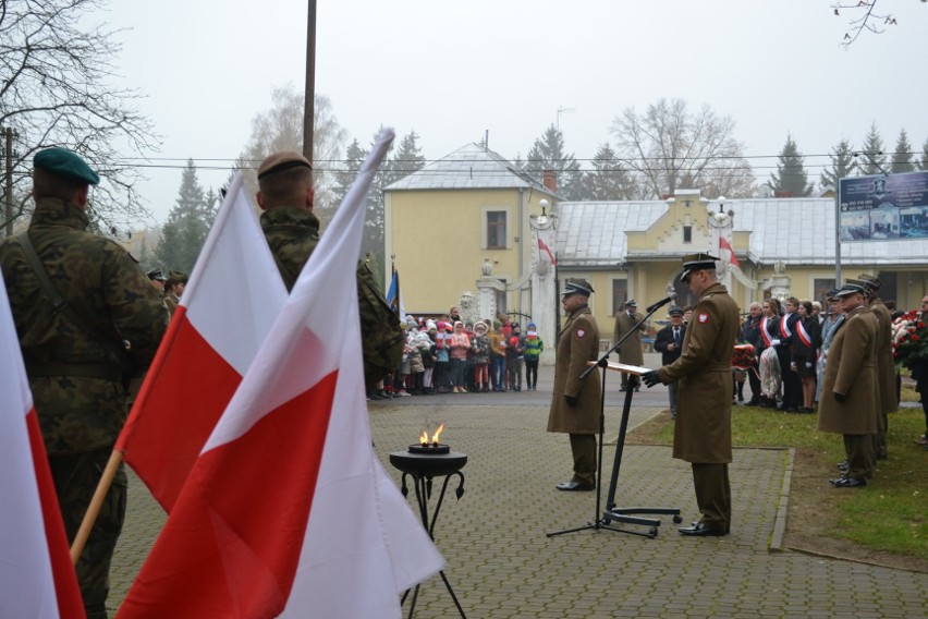 W Komorowie odbyły się garnizonowe obchody Narodowego Święta...