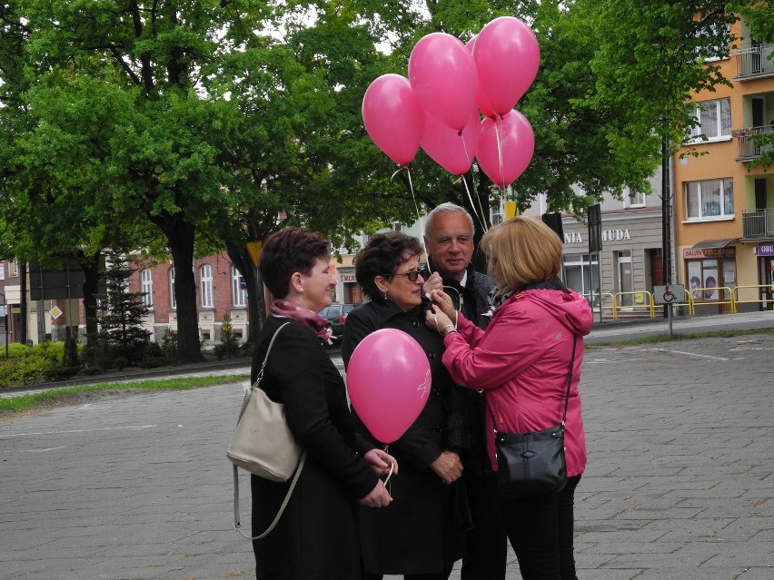 Kilkaset osób wzięło udział w trzecim Marszu Różowej i...