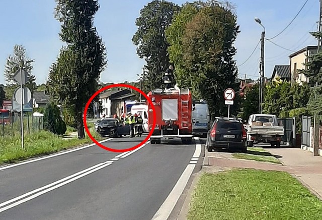 Wypadek w Świerklańcu na trasie Dk 78.Zobacz kolejne zdjęcia. Przesuwaj zdjęcia w prawo - naciśnij strzałkę lub przycisk NASTĘPNE