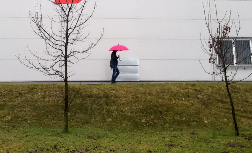 Rybnik: Złodzieje wycięli dziurę w ścianie Media Markt i...