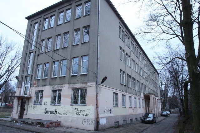 Budynek po Centrum Kształcenia Ustawicznego zajmie prawdopodobnie liceum i gimnazjum Politechniki Łódzkiej