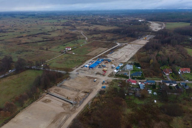 W naszym regionie trwają prace przy budowie brakującego odcinka obwodnicy Koszalina i Sianowa w ciągu drogi ekspresowej S6.