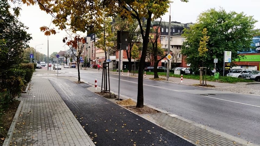 Nowy chodnik i ścieżka rowerowa wzdłuż ul. Katowickiej
