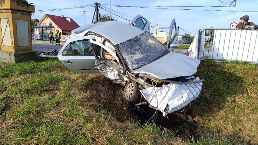 Wypadek w Drwini na skrzyżowaniu DW 965 z drogą powiatową,...
