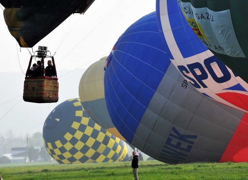 Trwają zawody balonowe w Krośnie