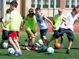 Piłkarze Siarki Tarnobrzeg trenowali z uczniami tarnobrzeskiej "Trójki"