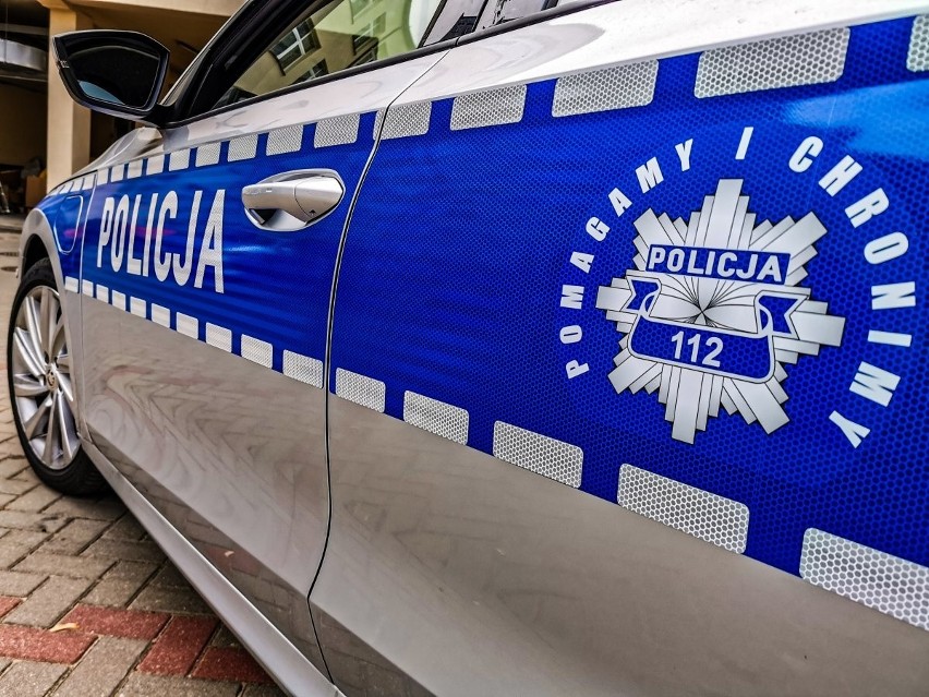 Nowa hybryda w białostockiej "drogówce". Policyjny radiowóz pomoże w ściganiu piratów drogowych (zdjęcia)