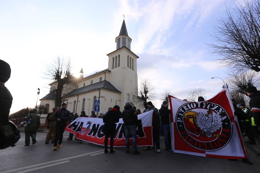 III Marsz Pamięci Żołnierzy Wyklętych w Hajnówce 2018. Policja użyła siły (zdjęcia, wideo)