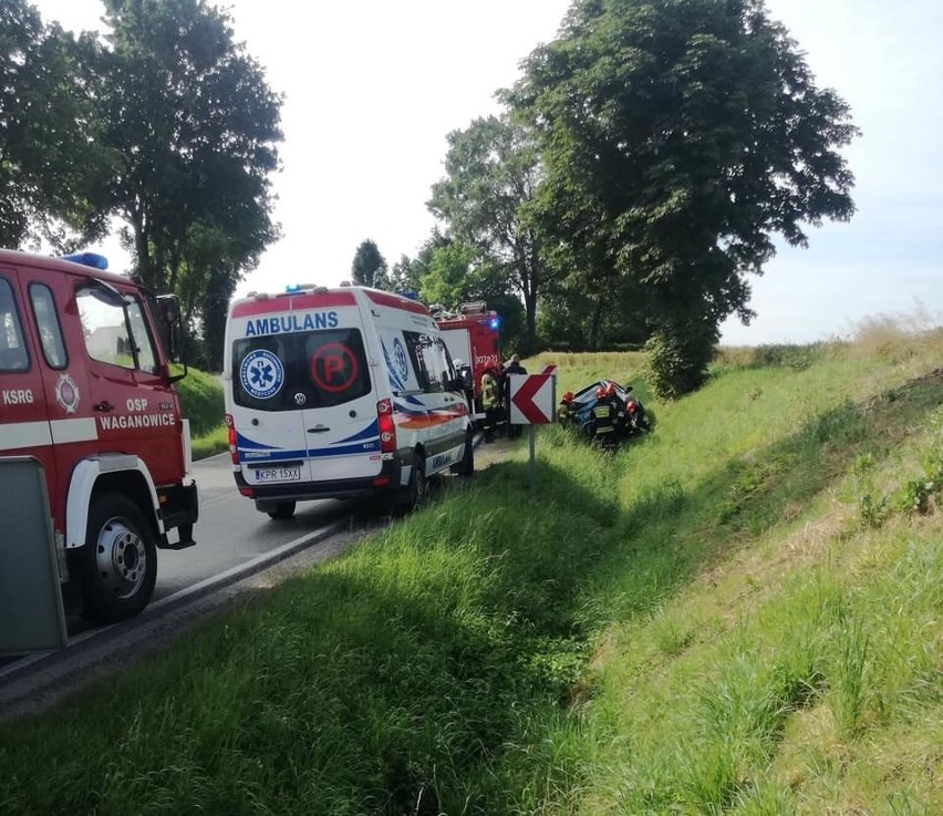 Wypadek w gminie Słomniki. Jedna osoba została ranna [ZDJĘCIA]