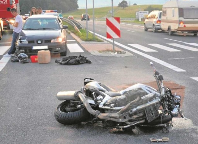 29-letni motocyklista w ciężkim stanie trafił do szpitala