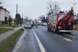 Poważny wypadek w Porębie. Dwie osoby trafiły do szpitala [ZDJĘCIA]