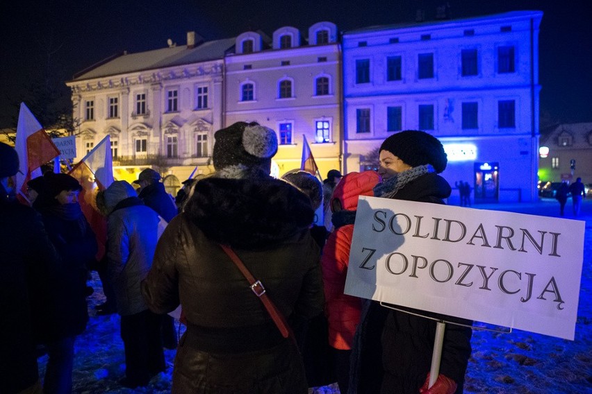 Tarnów. Protest "Solidarni z opozycją" [ZDJĘCIA, WIDEO]