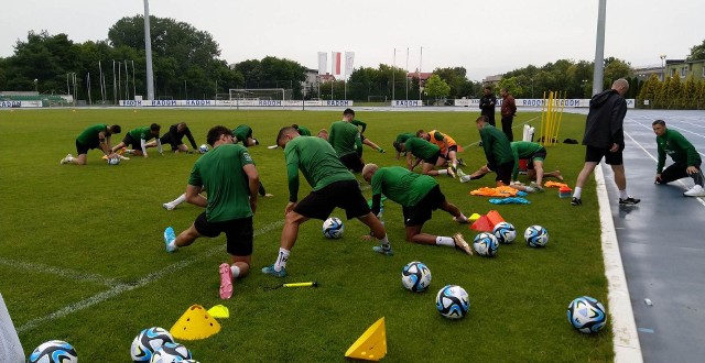 Piłkarze Radomiaka Radom trenują w okresie przygotowawczym.