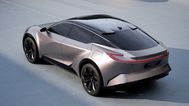 Na konferencji Kenshiki Forum w Brukseli Toyota zaprezentowała po raz pierwszy w Europie model Sport Crossover Concept. Jest to prototyp nowego elektrycznego modelu (BEV), który dołączy do zelektryfikowanej gamy marki w 2025 roku.