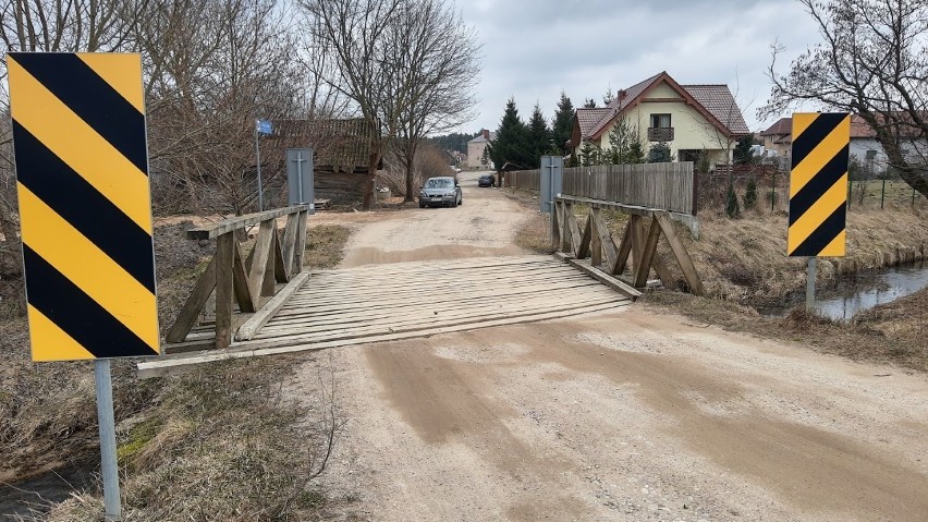 Choroszcz. Mostek w Krupnikach od 26 marca zamknięty dla samochodów. Na zawsze (zdjęcia)