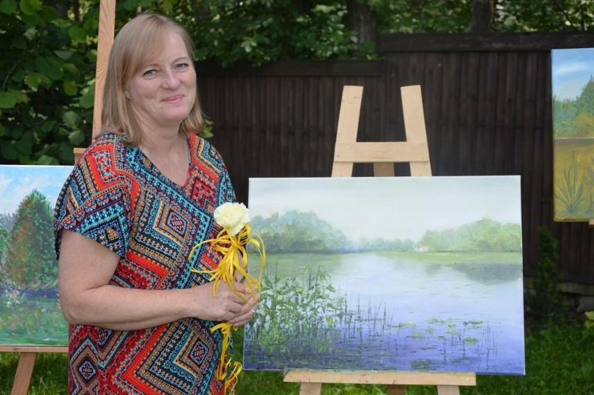 Tak malują seniorki z Suchedniowa. Zobacz efekty pleneru malarskiego "Krajobraz w Paski" (ZDJĘCIA)