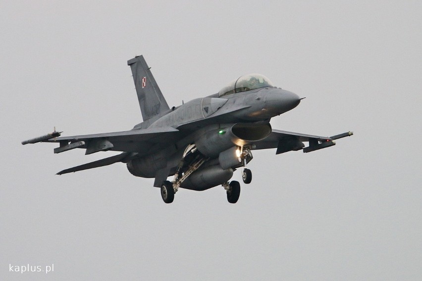 F-16 nad lubelskim lotniskiem