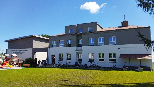 W szkole w Cieciułowie zostało otwarte nowe skrzydło, w którym znajduje się m.in. nowoczesna sala gimnastyczna
