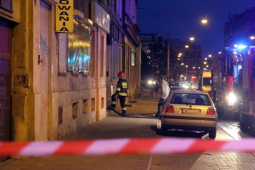 Wrocław: Groził, że podpali siebie i kamienicę. Ewakuacja mieszkańców przy Traugutta (FILM, ZDJĘCIA)