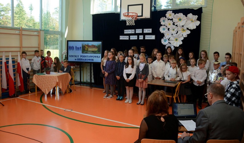 Publiczna Szkoła Podstawowa w Sierakowie obchodziła jubileusz 80-lecia swojego istnienia