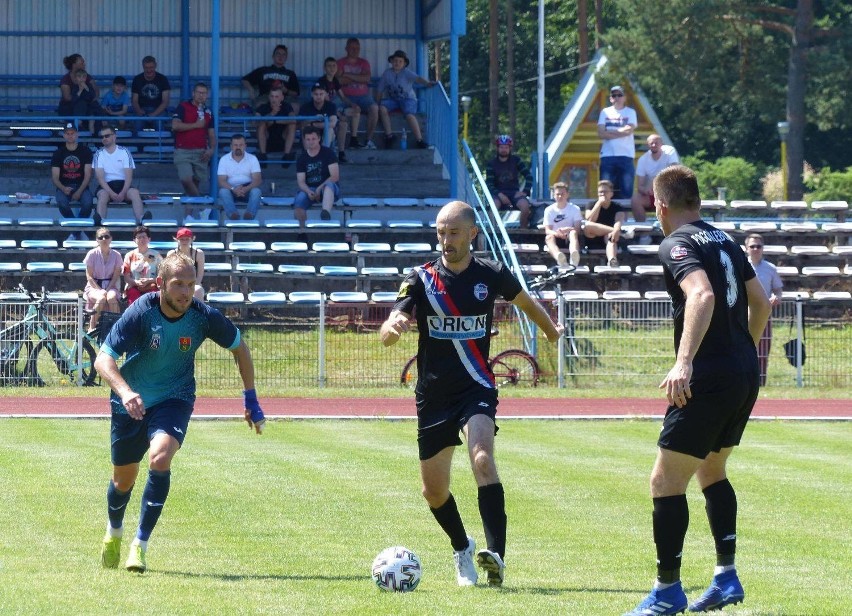 POGOŃ LĘBORK - RADUNIA STĘŻYCA 1:5