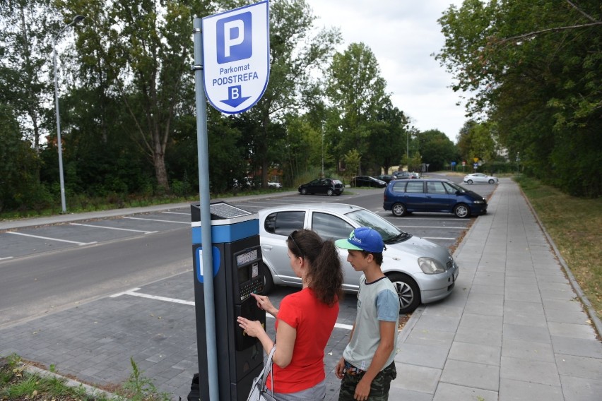 Szykują się duże zmiany w strefie płatnego parkowania w...
