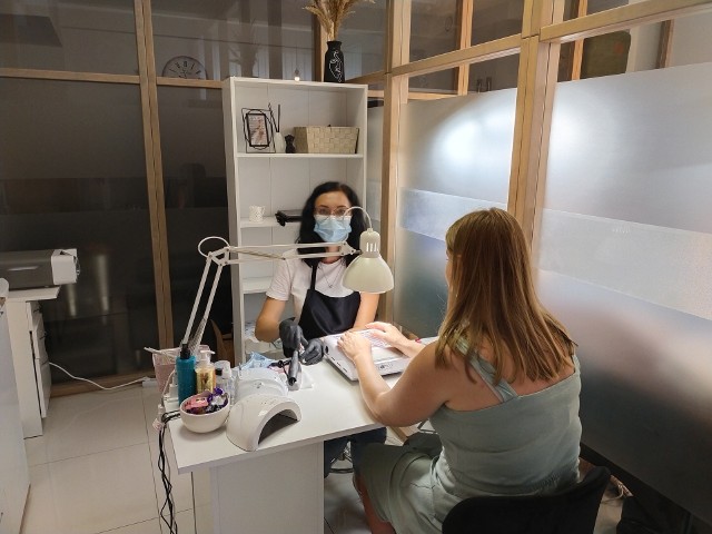 Daria Hula otworzyła z pomocą „Dotacji z POWER-em” gabinet kosmetyczny w Opolu.