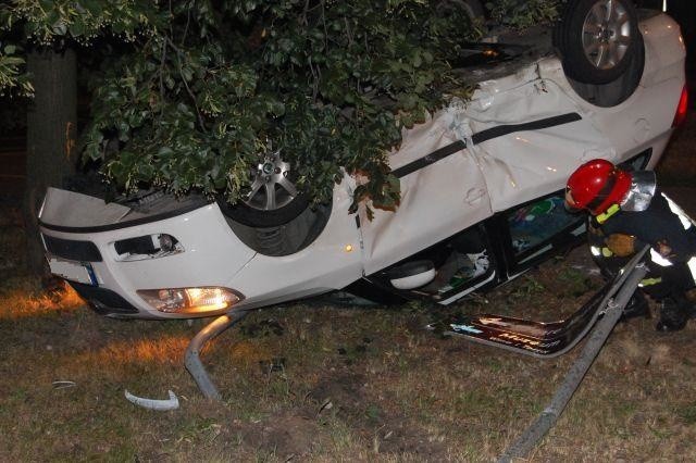 Wypadek na rondzie w Zielonej Górze. Jedna osoba została ranna (zdjęcia)