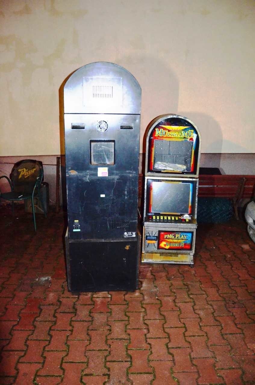 Bukowno. Znaleźli 20 nielegalnych automatów do gier hazardowych