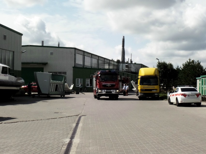 Pożar w hali fabryki laminatów w Głobinie