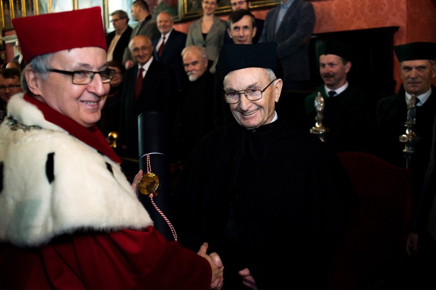 Profesor Samsonowicz doktorem honoris causa UJ [ZDJĘCIA]