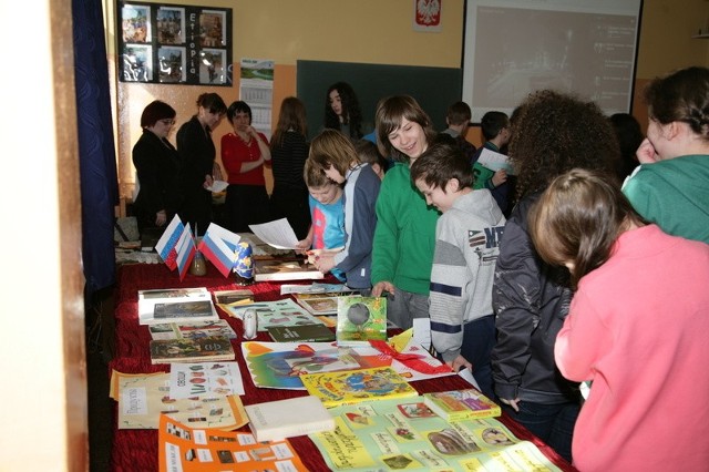Uczniowie szkół podstawowych i gimnazjaliści mieli okazję zapoznać się z ofertą Zespołu Szkół Ogólnokształcących numer 4 w Radomiu.