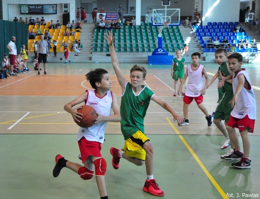 Młodzi koszykarze z Kielc zagrali towarzysko  