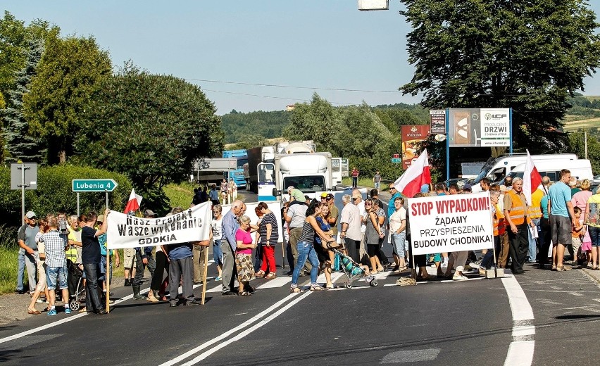 04.07.2014 babica gm czudec woj podkarpackie blokada drogi...