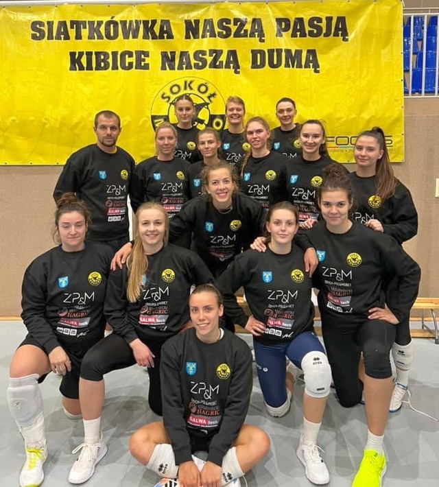Ekipa siatkarek mogileńskiego Sokoła bardzo cieszyła się z historycznego sukcesu w I lidze!