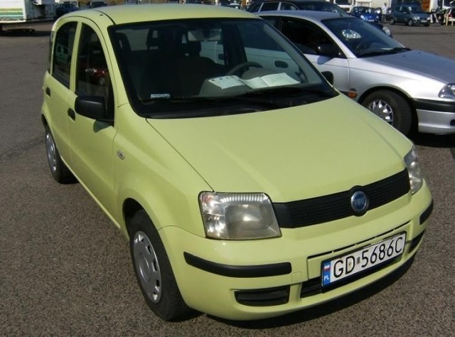 Fiat Panda 1.1B z 2004 r. za 10 800 zł.