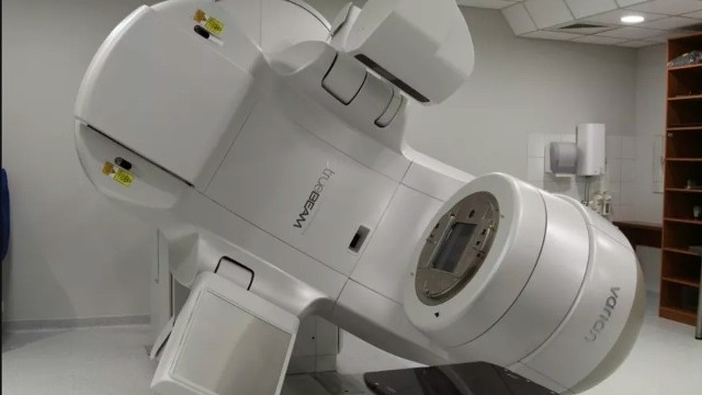 Narodowy Instytut Onkologii w Krakowie kupił dla zakładu radioterapii nowoczesny akcelerator wysokoenergetyczny TrueBeam.